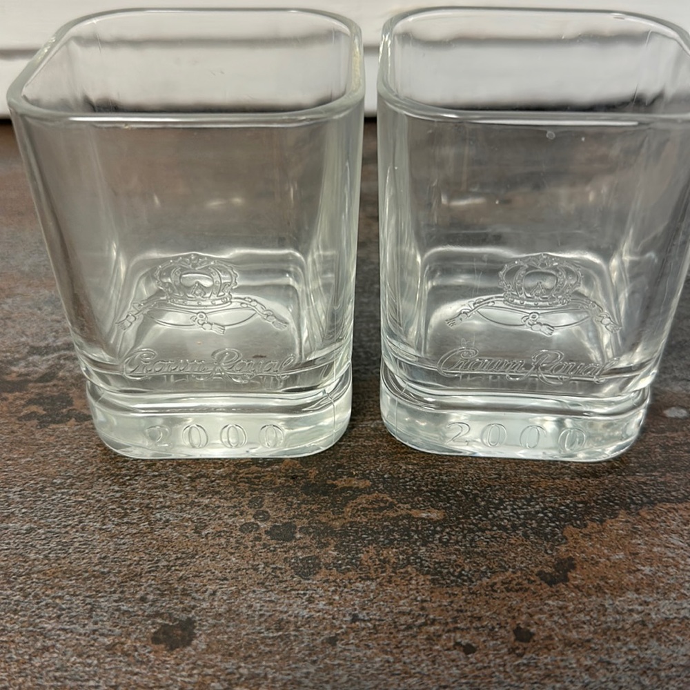 2000 Crown Royal Glass set (2)